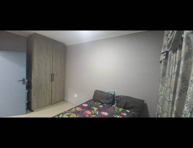 2 BEDROOM FLAT FOR SALE IN MORNINGSIDE